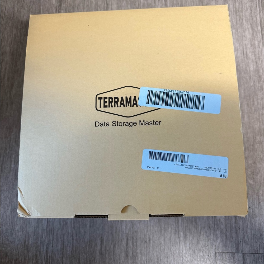 Terramaster D8-Hybrid Data Storage Box